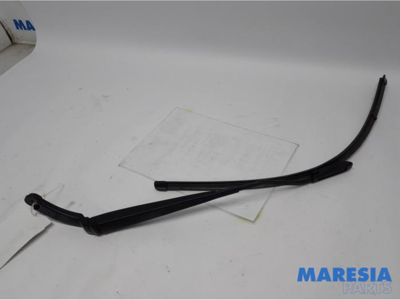 Renault - Clio - Front wiper arm