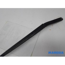 Renault - Clio - Front wiper arm