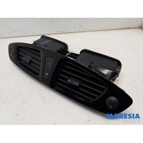 Renault - Scenic - Dashboard vent