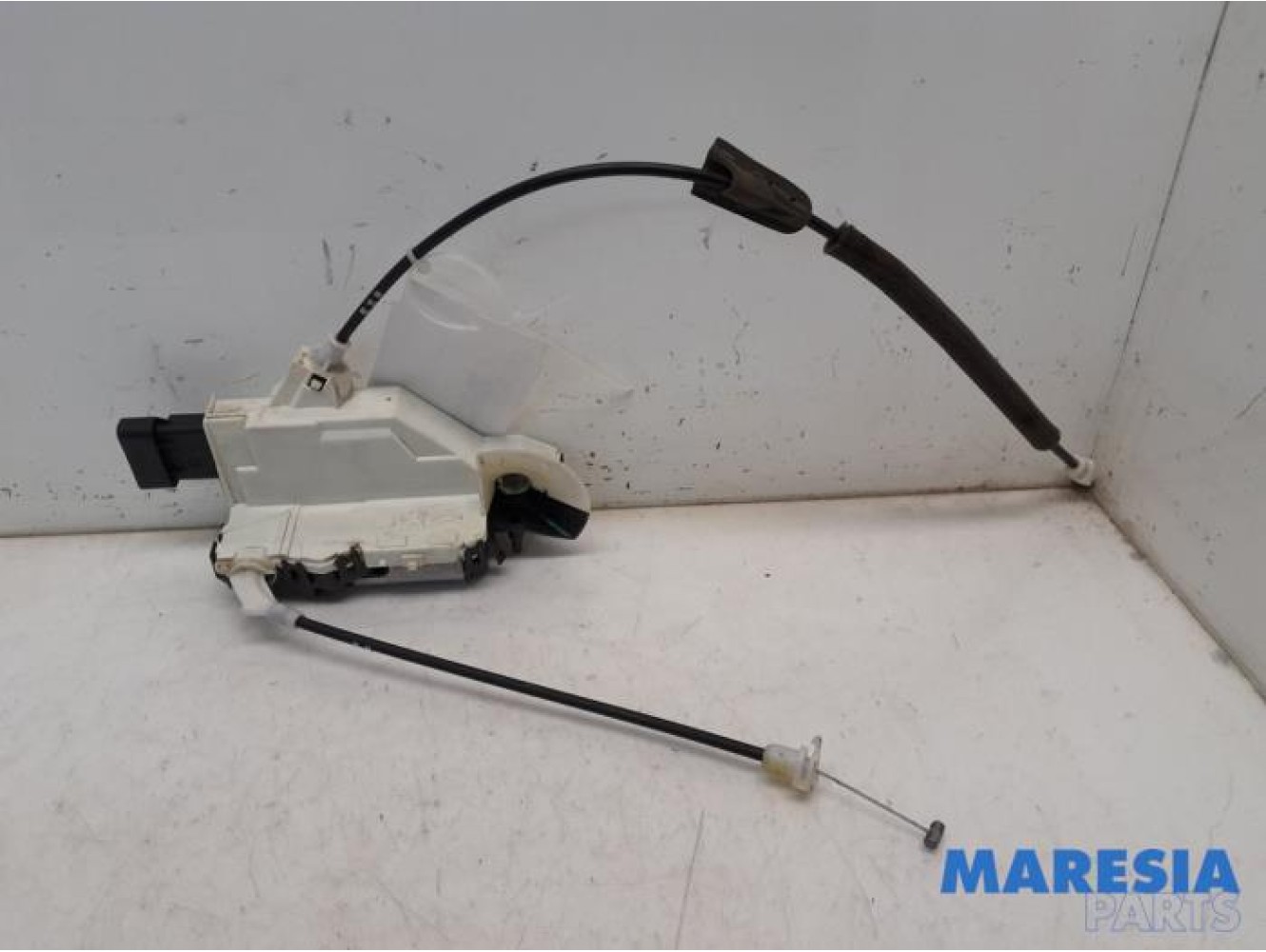 Peugeot - 5008 - Door lock mechanism 4-door, front left