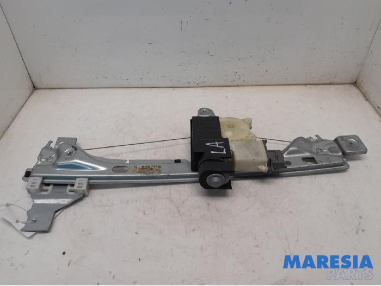 Peugeot - 5008 - Rear door window mechanism 4-door, left