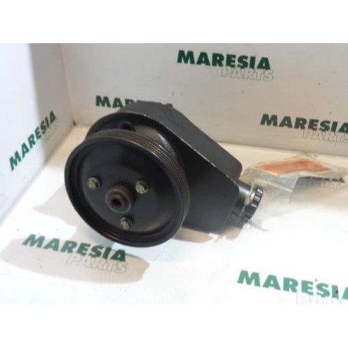 Renault - Megane Scenic - Pompe direction assistée