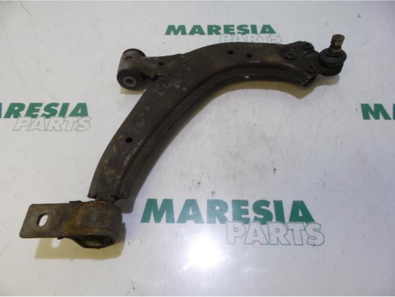 Citroen - Picasso - Front lower wishbone, right
