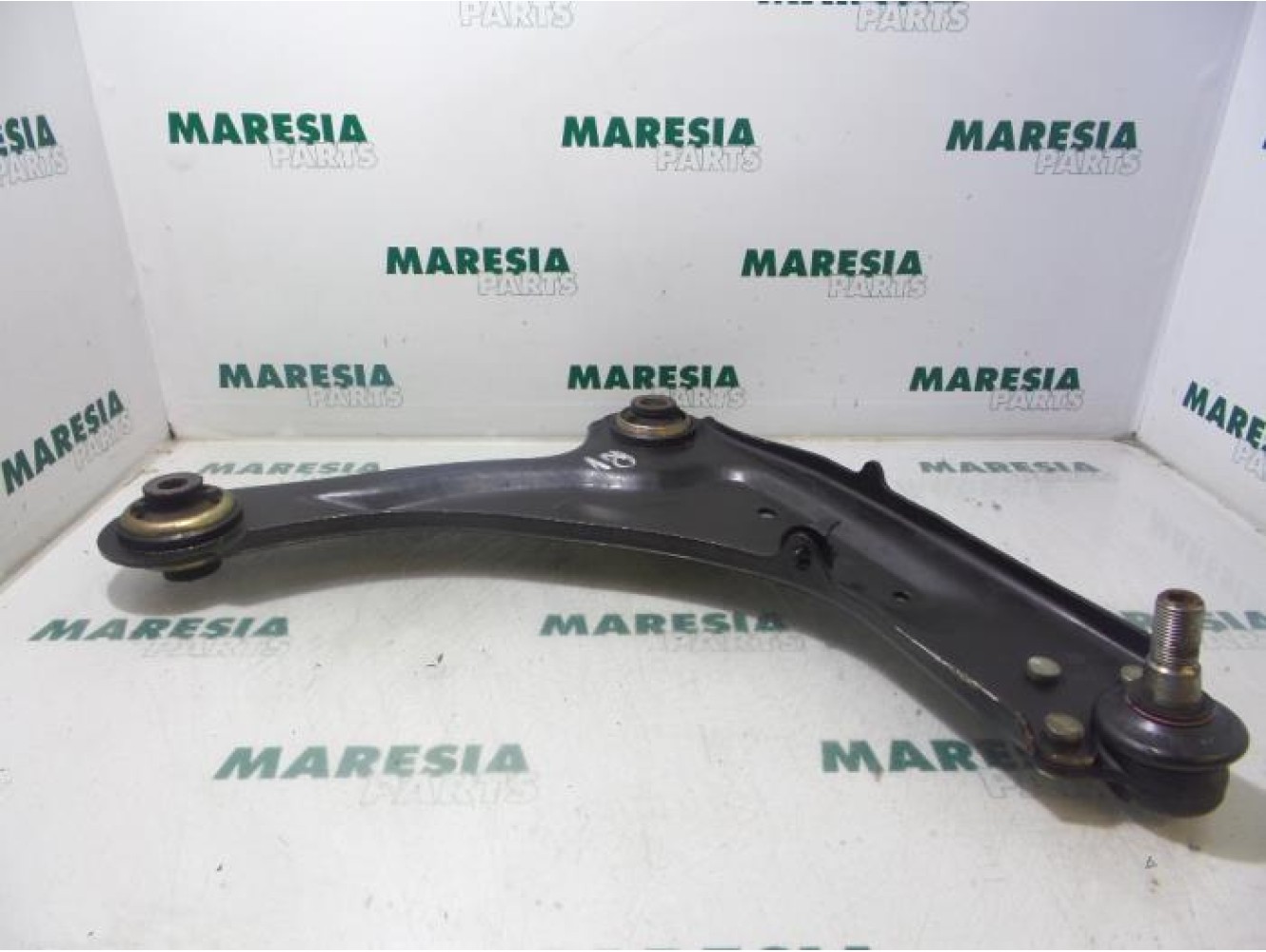 Renault - Laguna - Front lower wishbone, right