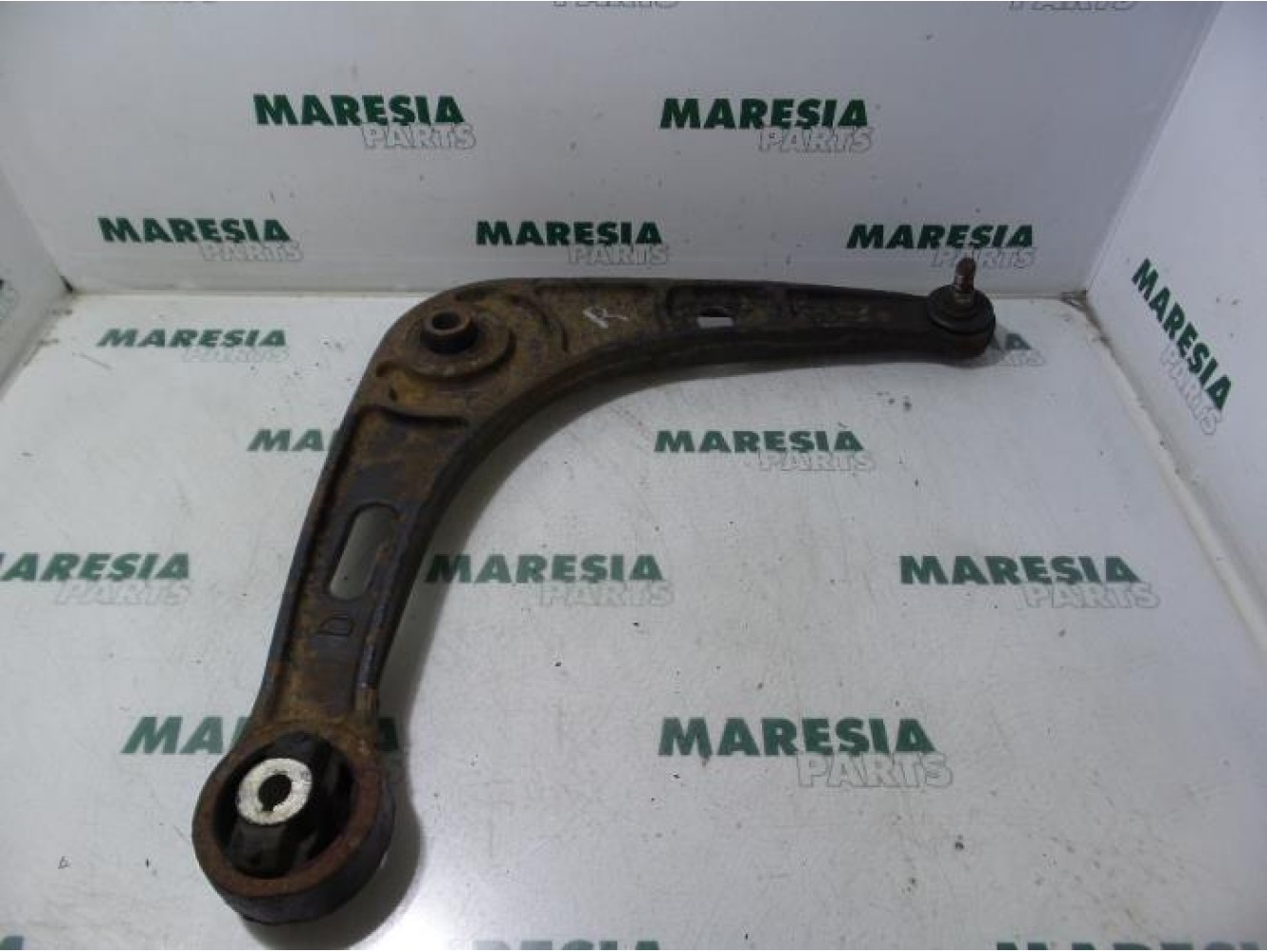 Renault - Laguna - Front lower wishbone, right