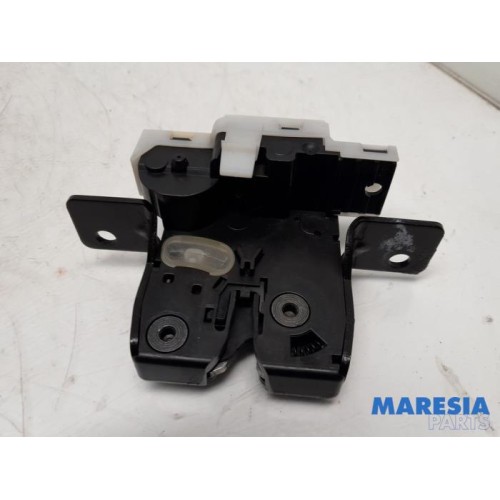 Renault - Grand Scenic - Tailgate lock mechanism