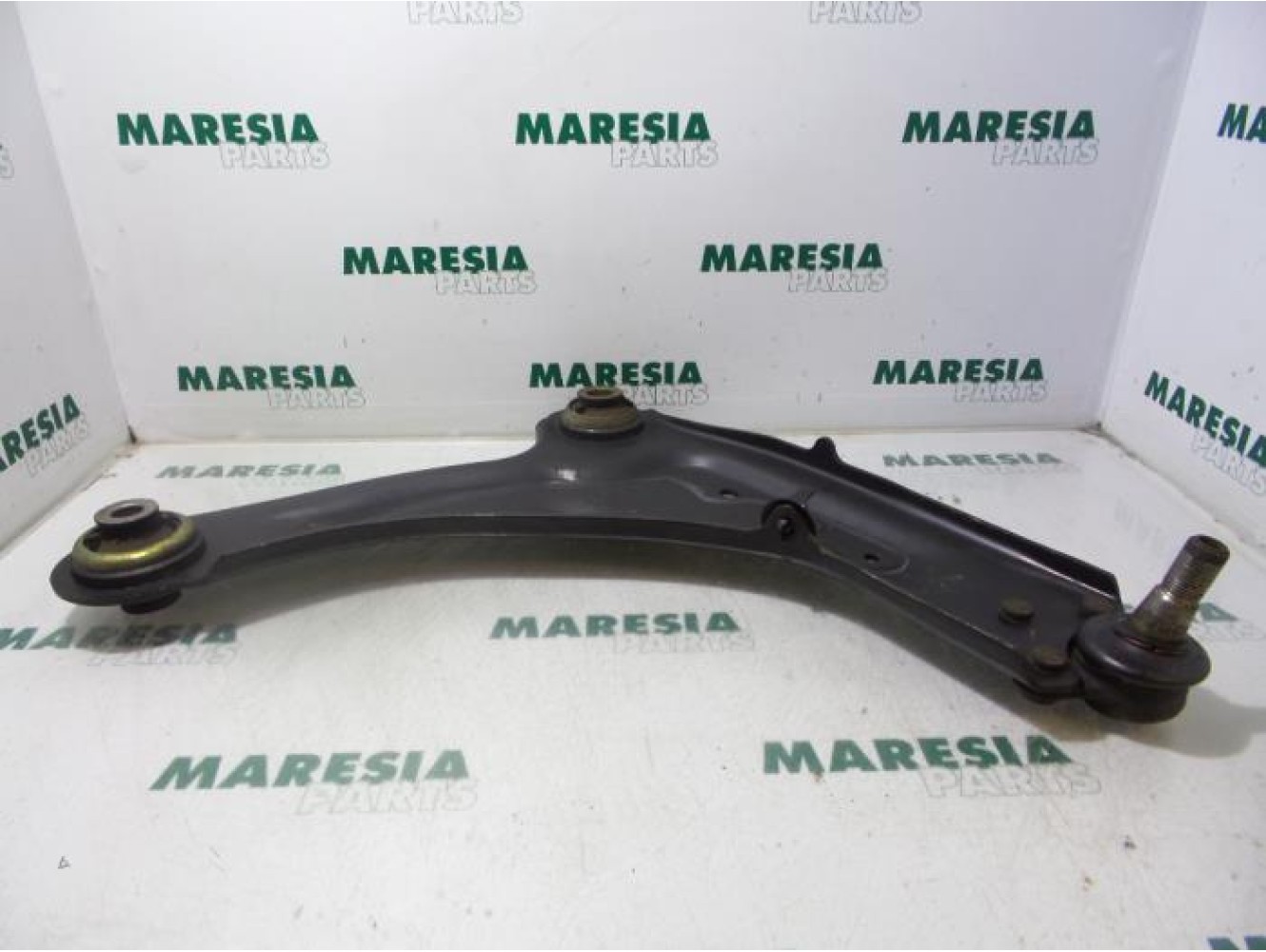 Renault - Laguna - Front lower wishbone, right