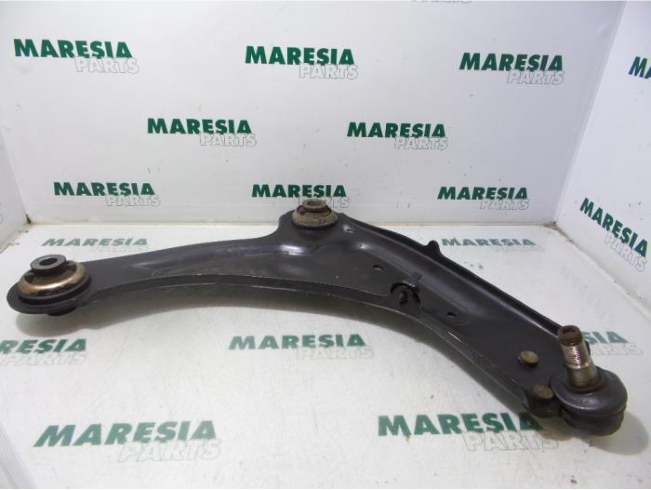 Renault - Laguna - Front lower wishbone, right