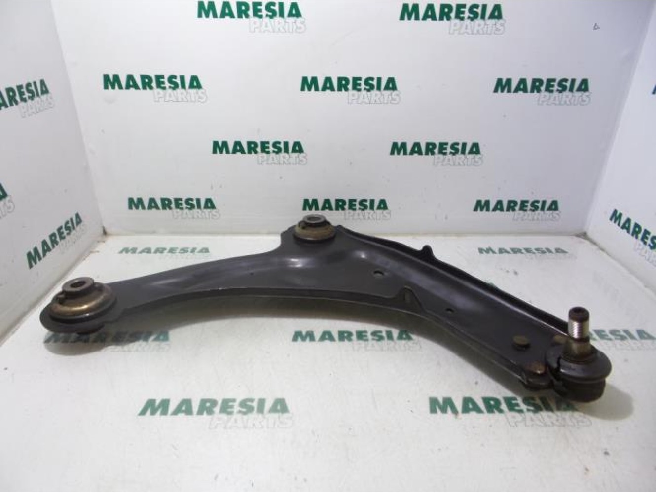 Renault - Laguna - Front lower wishbone, right