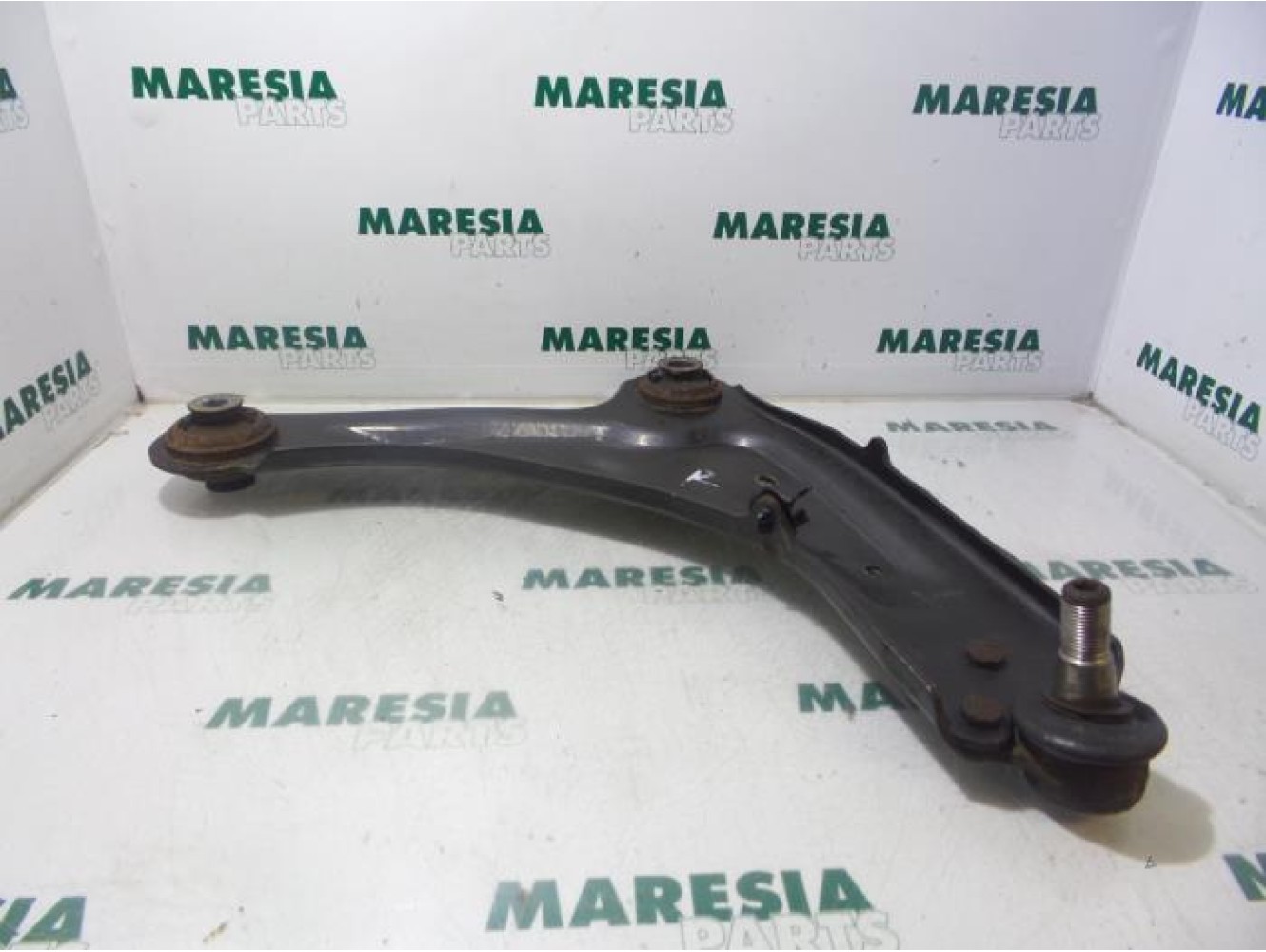 Renault - Laguna - Front lower wishbone, right