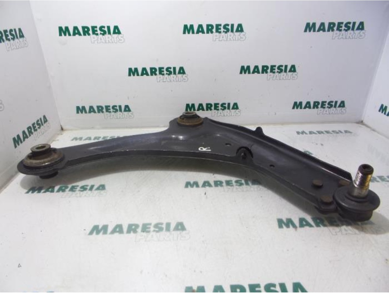 Renault - Laguna - Front lower wishbone, right