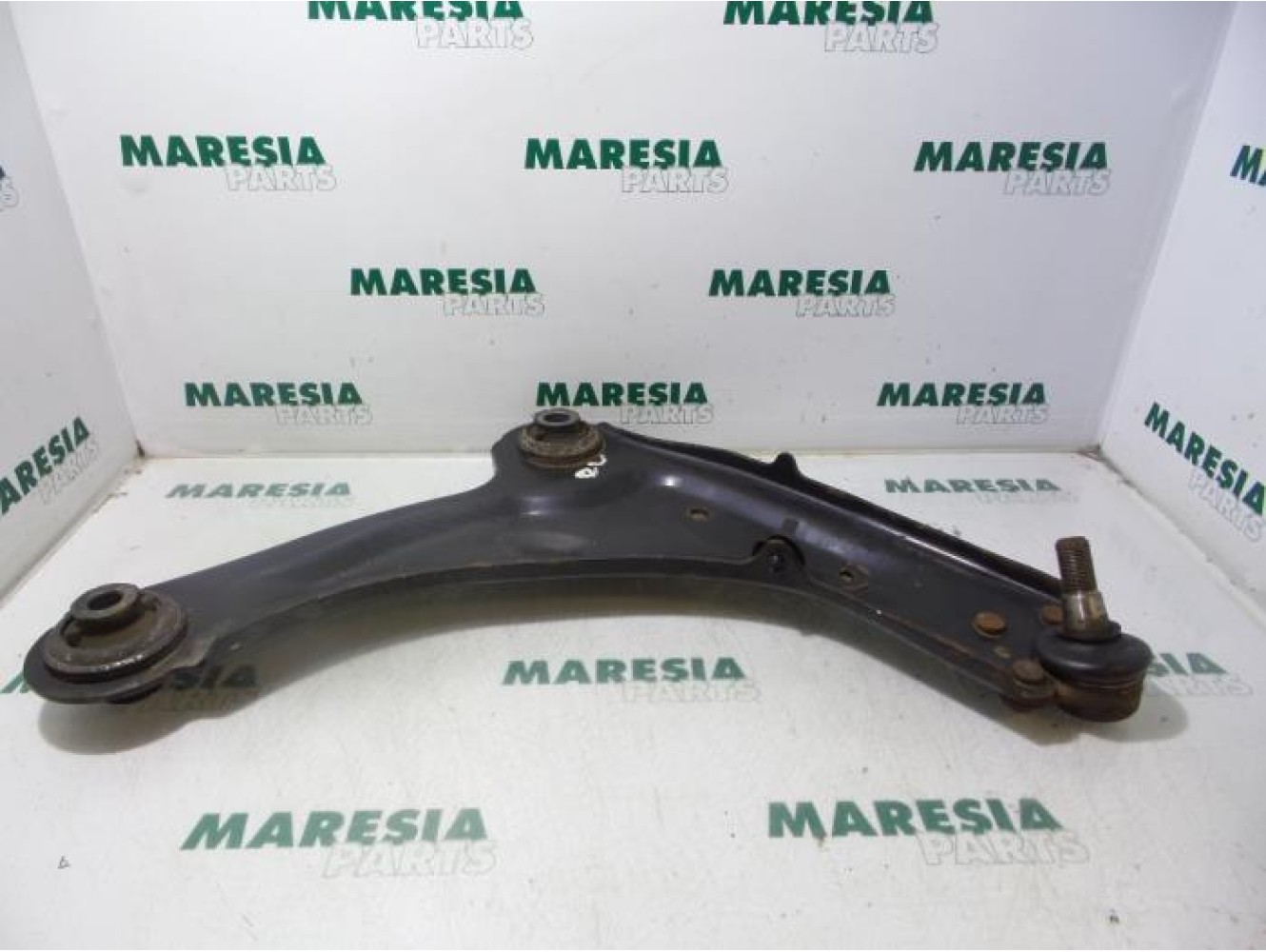 Renault - Laguna - Front lower wishbone, right