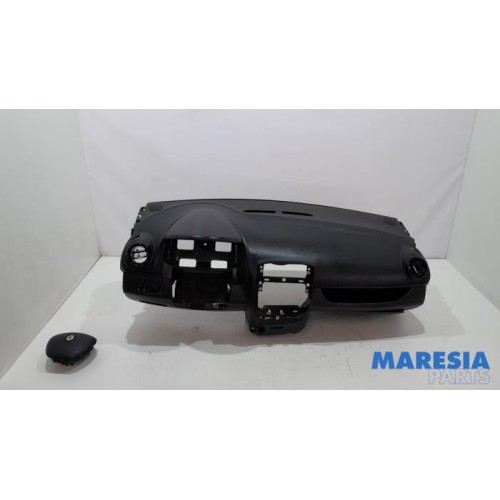 Renault - Clio - Airbag set + dashboard