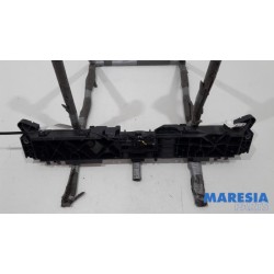Renault - Clio - Lock plate
