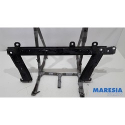 Renault - Clio - Radiator bar