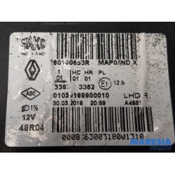 Renault - Clio - Koplamp rechts