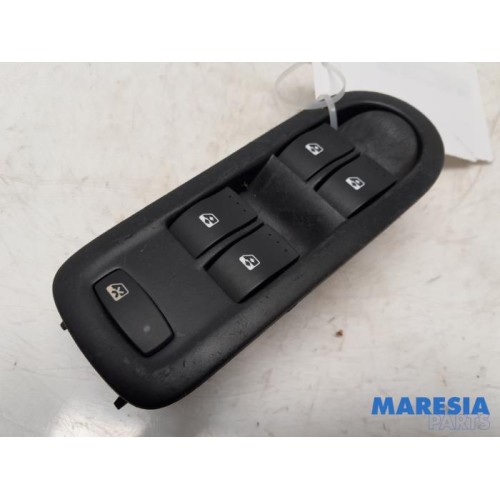Renault - Grand Scenic - Multi-functional window switch