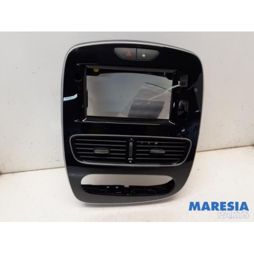 Renault - Clio - Radio omlijsting