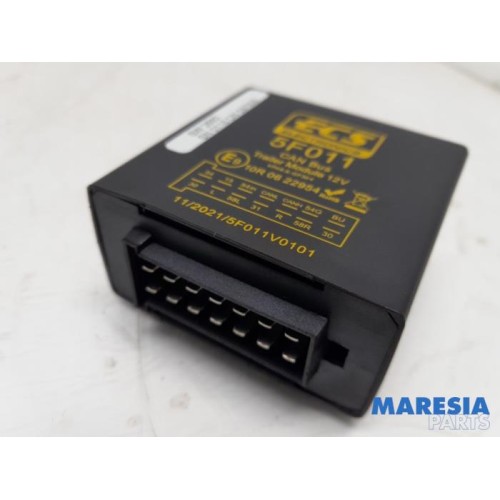 Renault - Clio - Towbar module