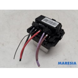 Renault - Clio - Heater resistor