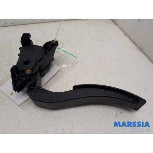Renault - Clio - Accelerator pedal
