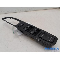 Renault - Clio - Multi-functional window switch