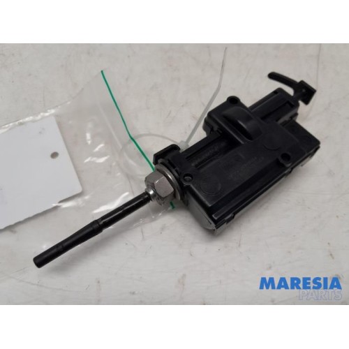 Renault - Clio - Tank flap lock motor