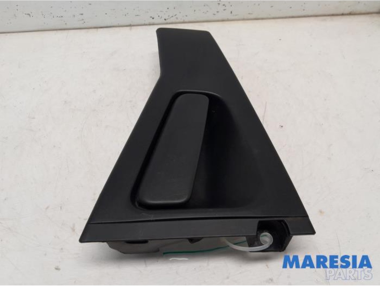 Renault - Clio - Rear door handle 4-door, left