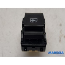 Renault - Clio - Electric window switch