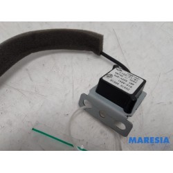 Renault - Clio - GPS antenna
