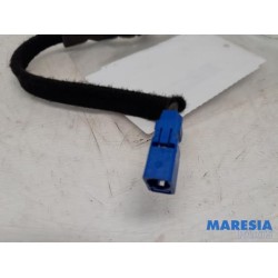 Renault - Clio - GPS antenna