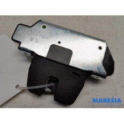 Peugeot - 5008 - Tailgate lock mechanism