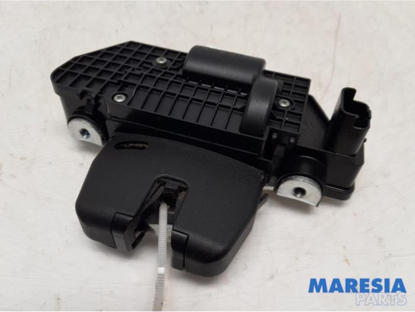 Peugeot - 5008 - Tailgate lock mechanism