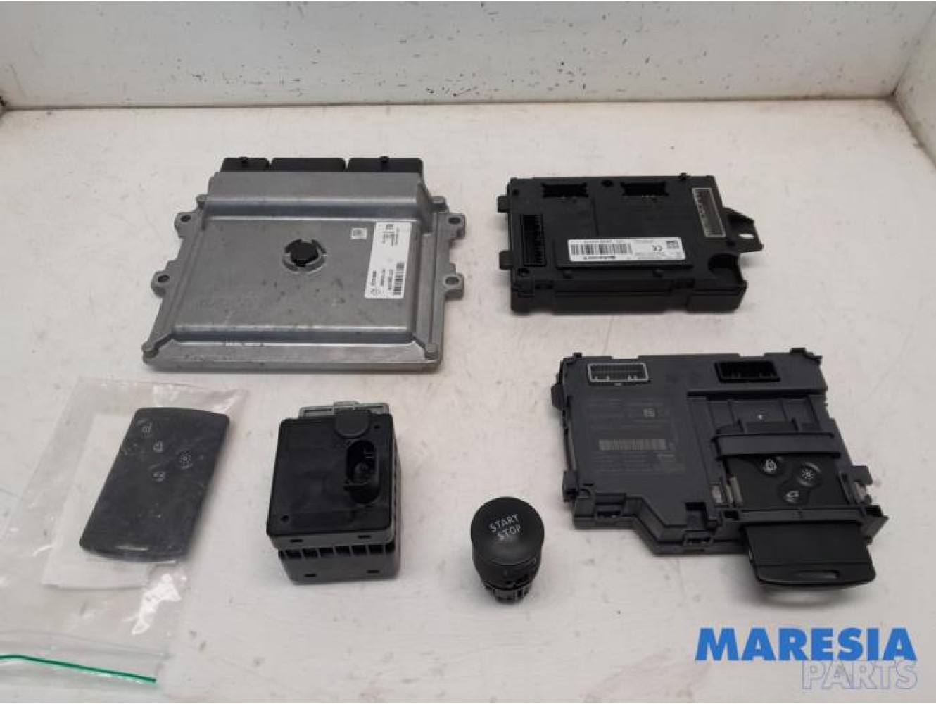 Renault - Clio - Engine management computer
