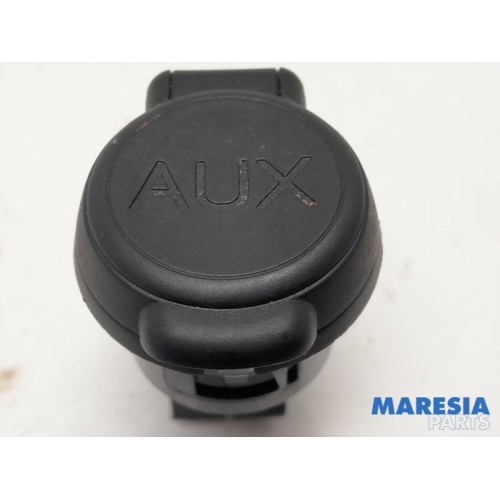 Peugeot - 5008 - AUX / USB connection