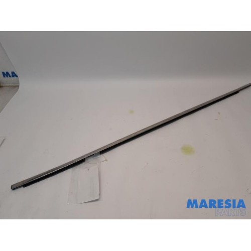 Renault - Clio - Joint de vitre