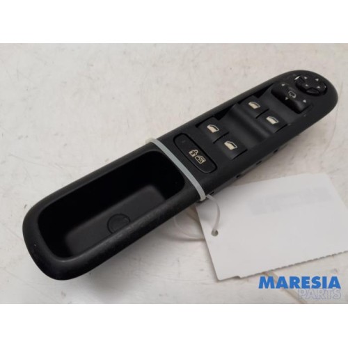 Peugeot - 5008 - Multi-functional window switch