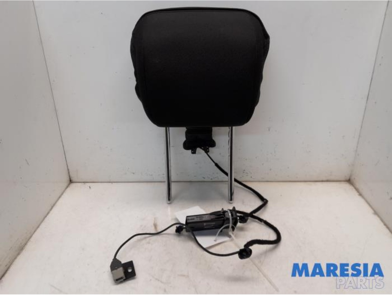 Peugeot - 5008 - Headrest