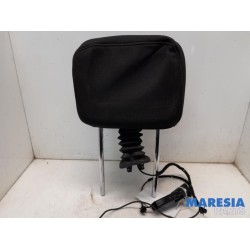 Peugeot - 5008 - Headrest