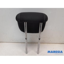 Renault - Megane - Headrest