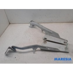 Renault - Kangoo - Bonnet Hinge