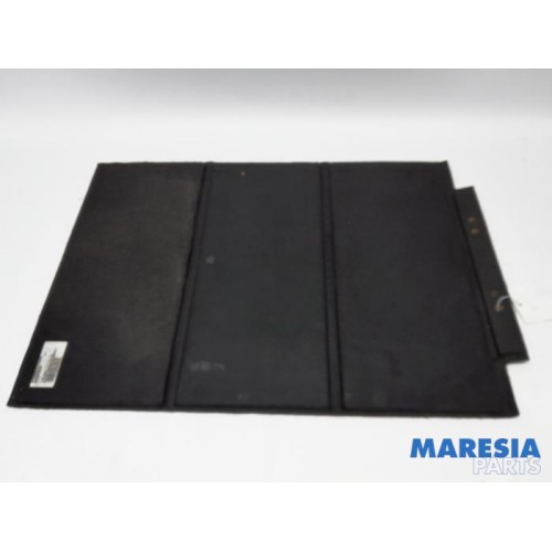 Peugeot - 5008 - Coffre tapis