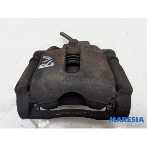 Renault - Kangoo - Front brake calliper, right