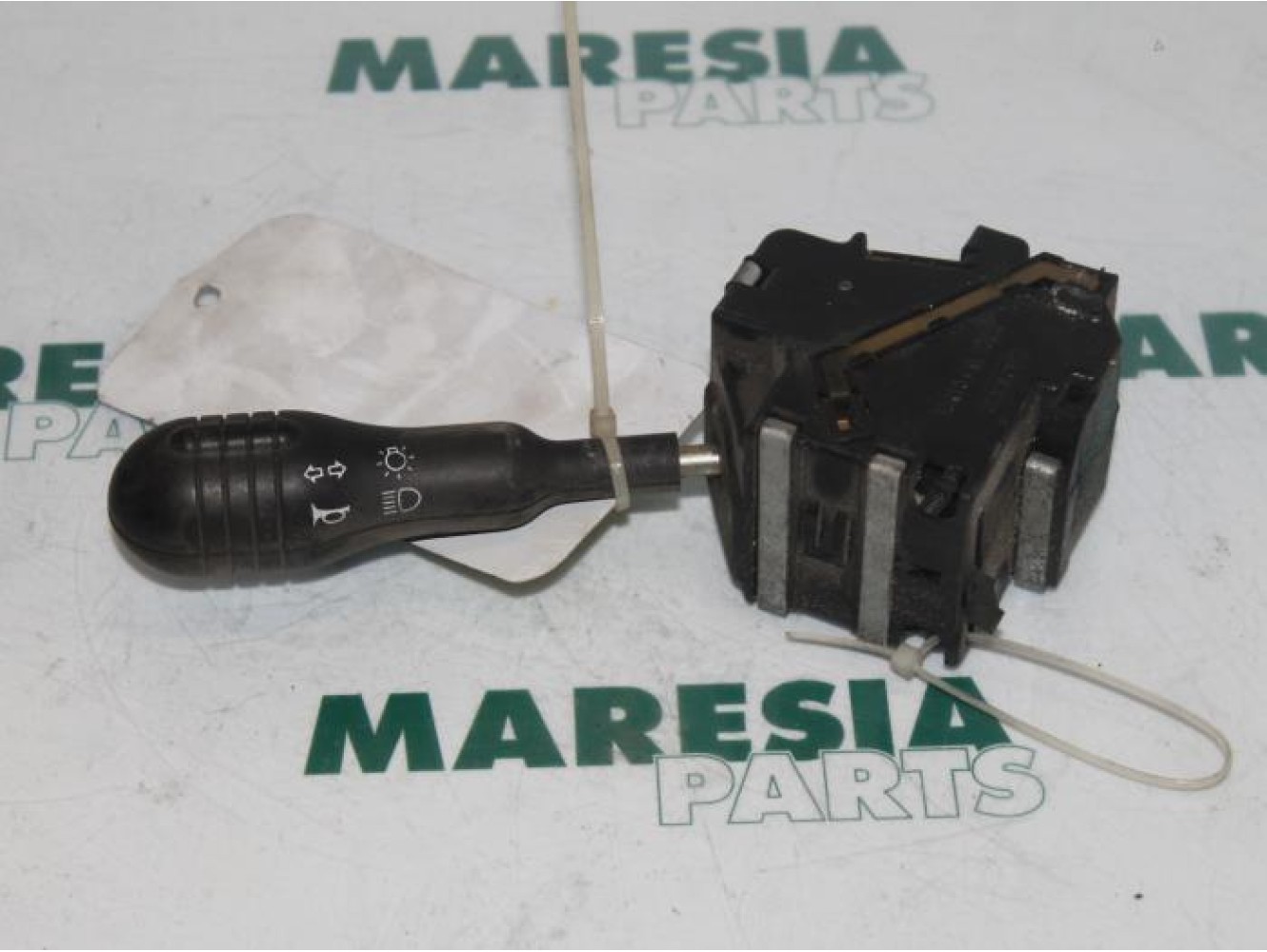 Renault - Twingo - Indicator switch