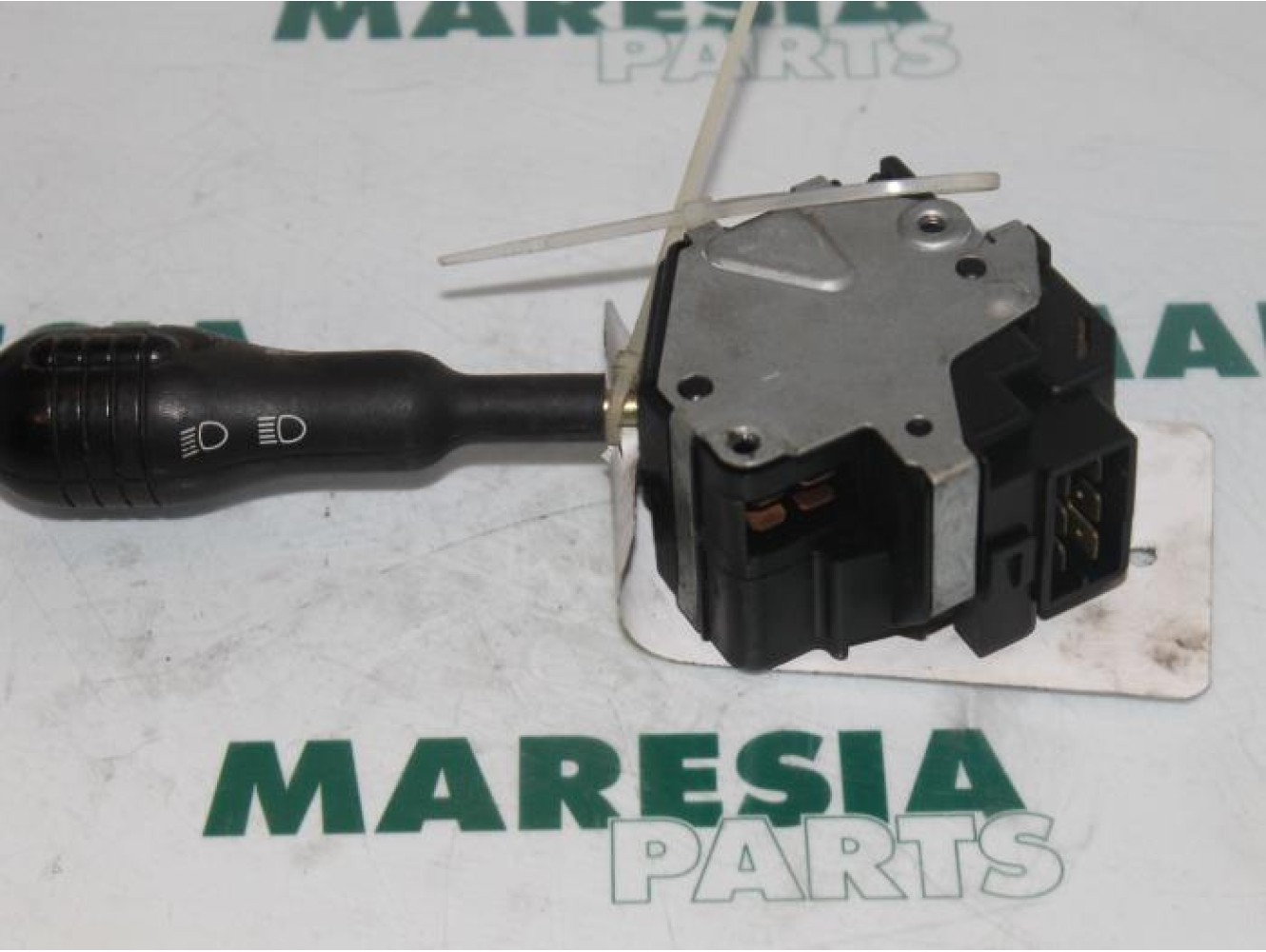 Renault - Twingo - Indicator switch