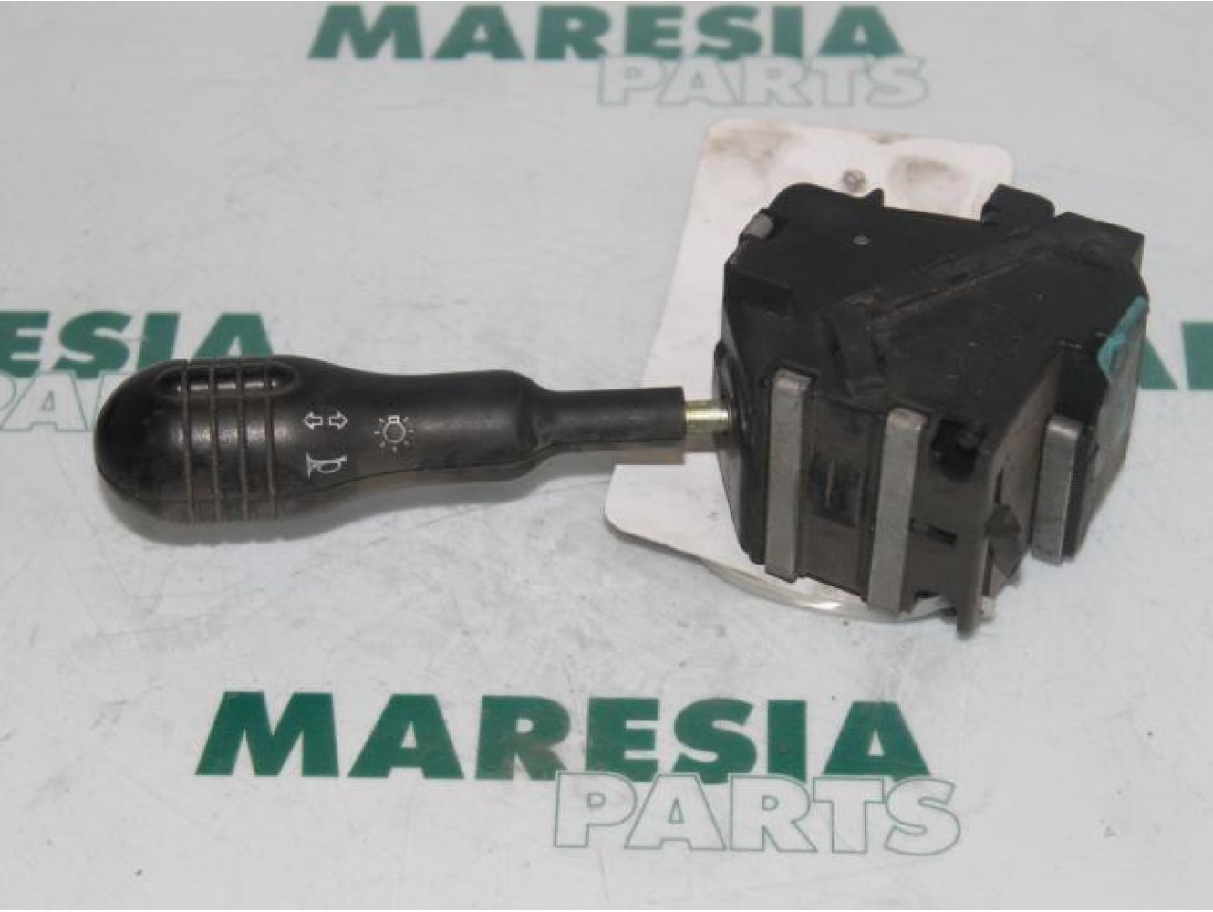 Renault - Twingo - Indicator switch
