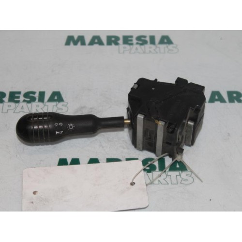 Renault - Twingo - Indicator switch