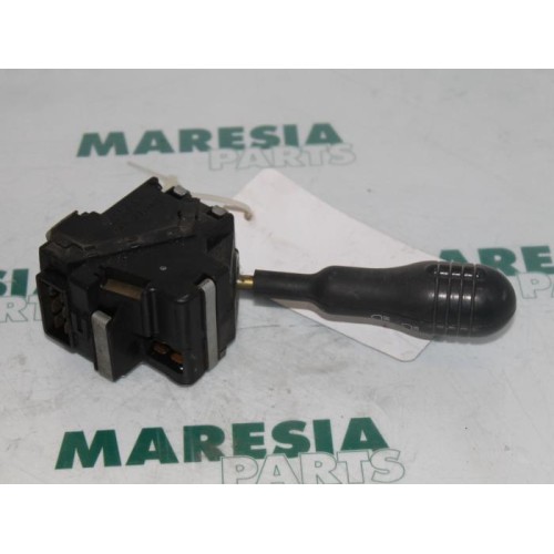 Renault - Twingo - Indicator switch