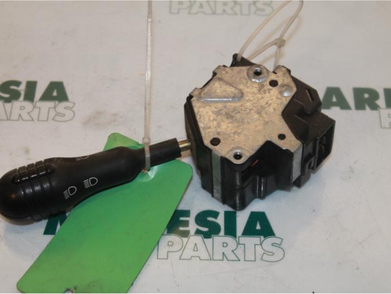 Renault - Twingo - Indicator switch
