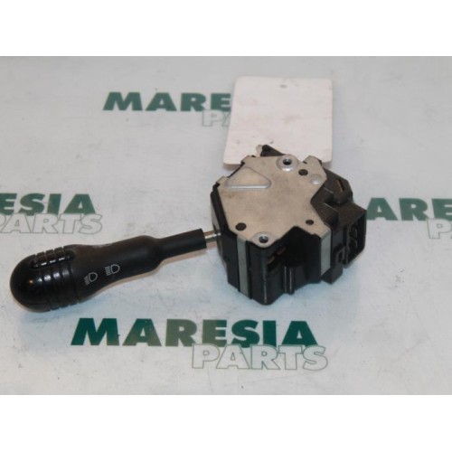 Renault - Twingo - Indicator switch